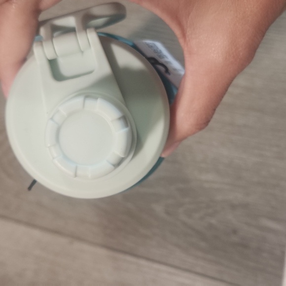 Lululemon Teal Water Bottle NWT - Picture 2 of 4